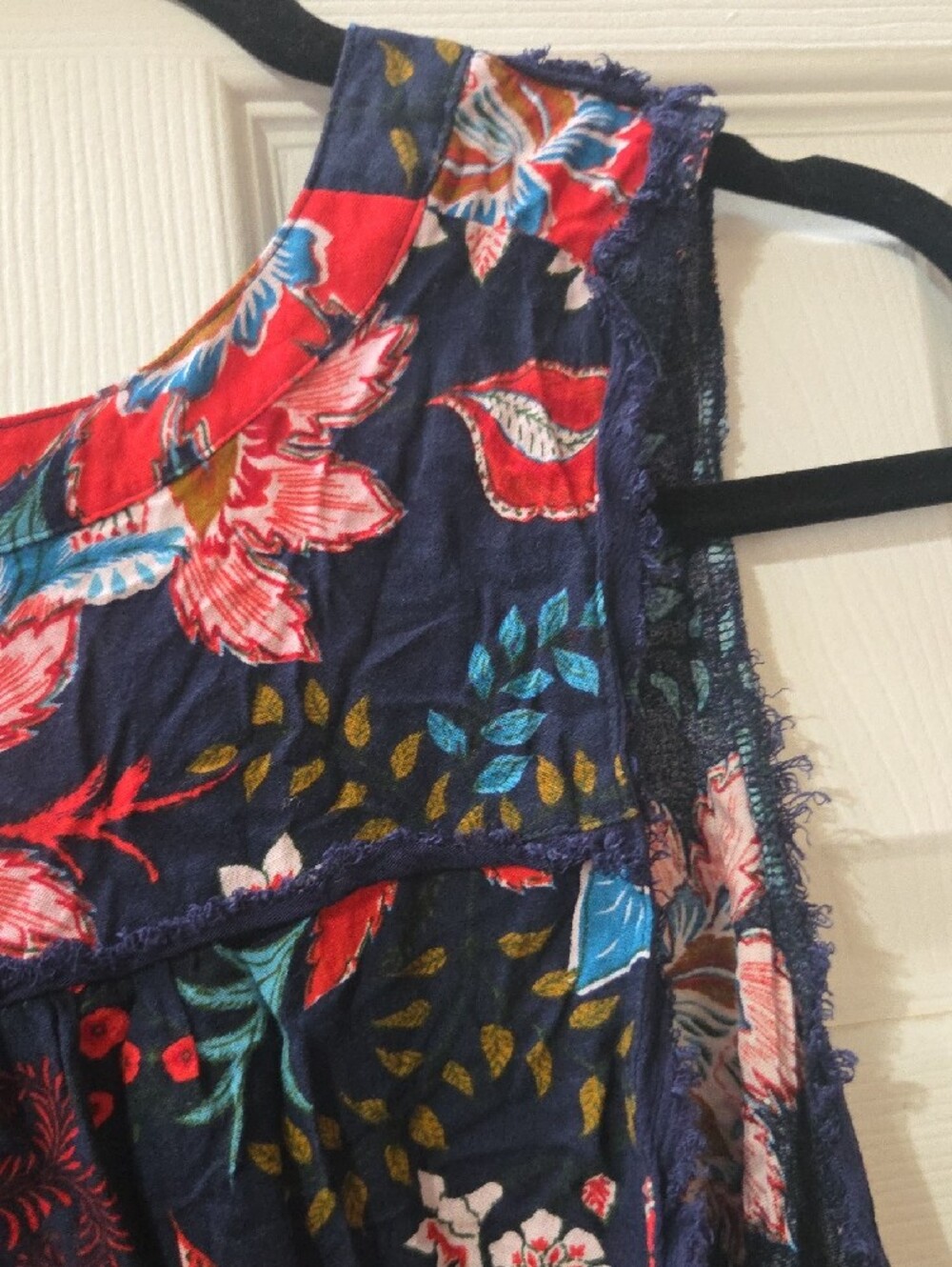easel Navy Floral V-Neck Sleeveless Camisole with Pink Accents - Picture 8 of 9